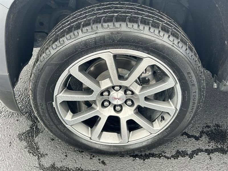 Used 2022 GMC Canyon Denali image 36