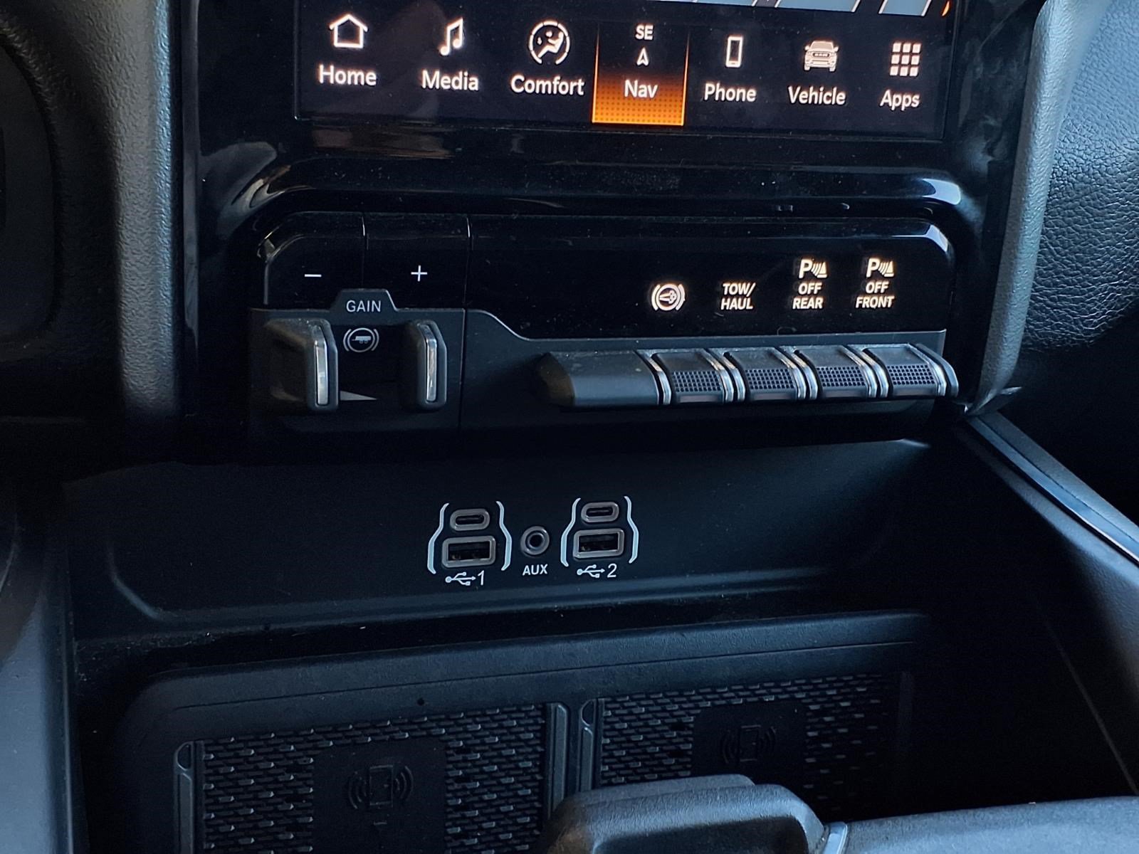Used 2025 RAM 2500 Laramie AWD/4WD image 21
