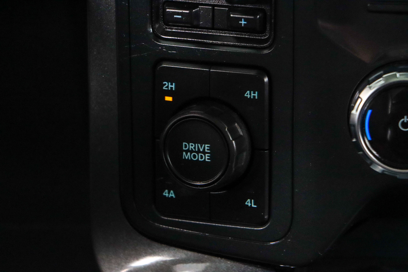 Used 2022 Ford F150 Lariat w/ Equipment Group 502A High image 23