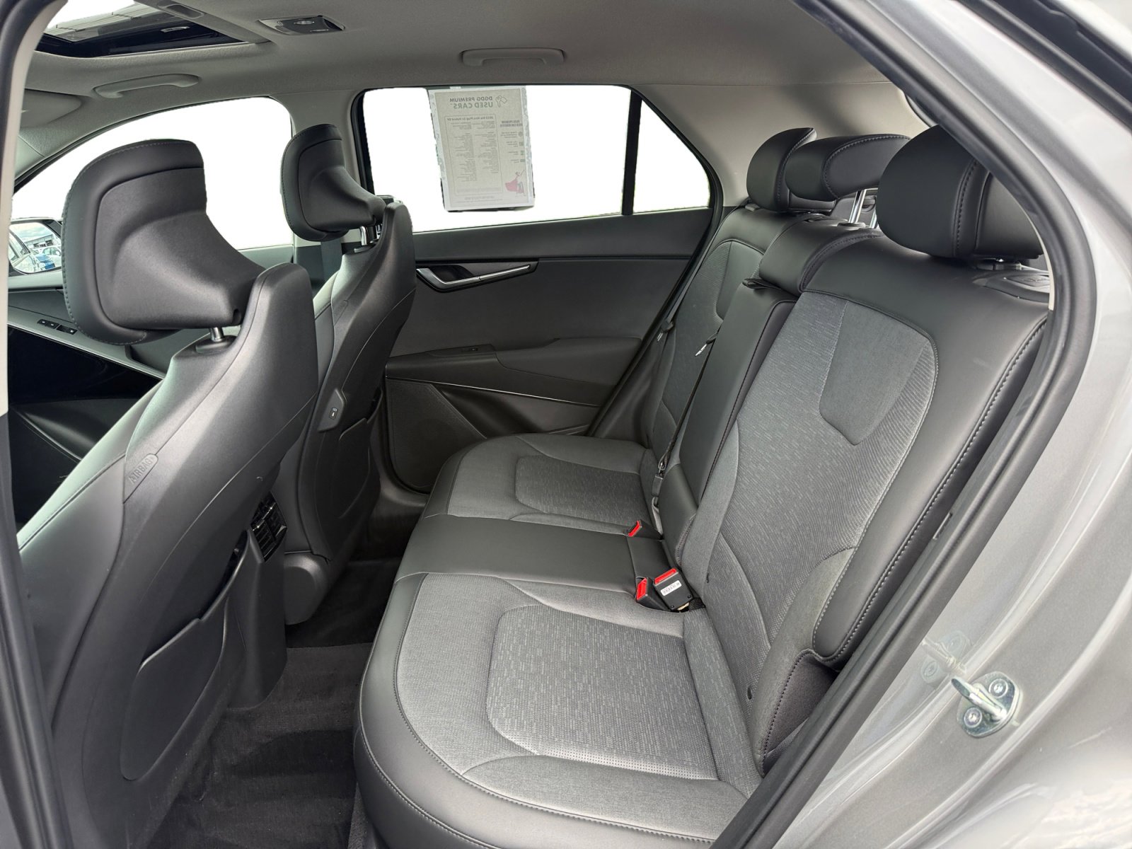 Used 2023 Kia Niro SX Touring image 16