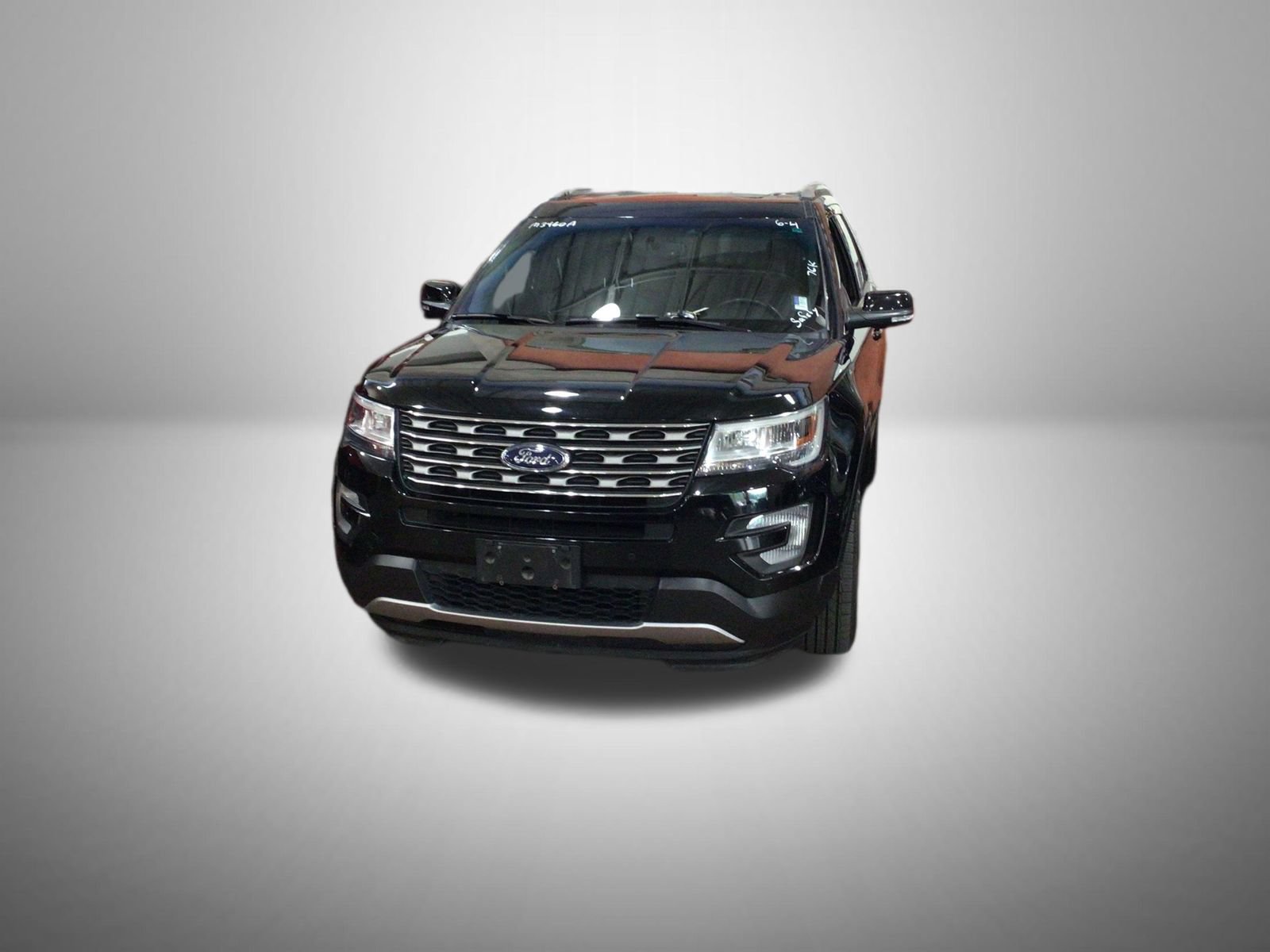 Used 2016 Ford Explorer XLT w/ Equipment Group 202A AWD/4WD image 4