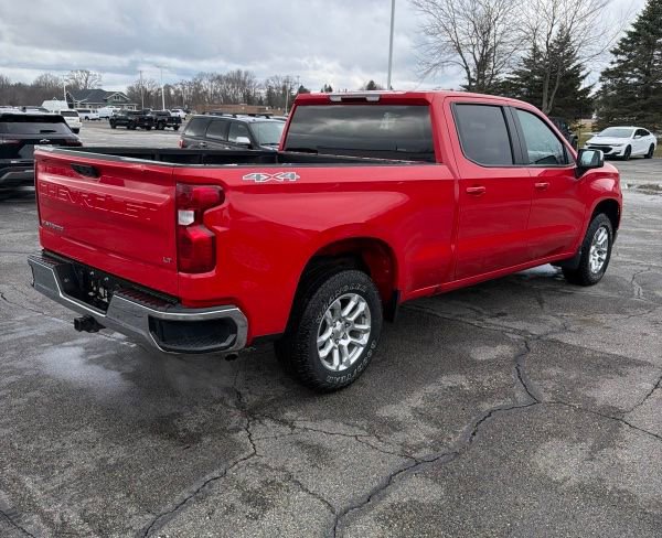 Used 2024 Chevrolet Silverado 1500 LT image 2