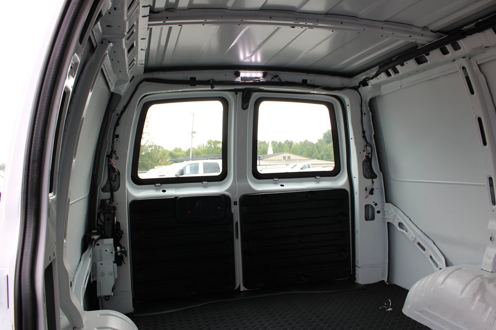 Used 2025 Chevrolet Express 2500 w/ Driver Convenience Package RWD image 12