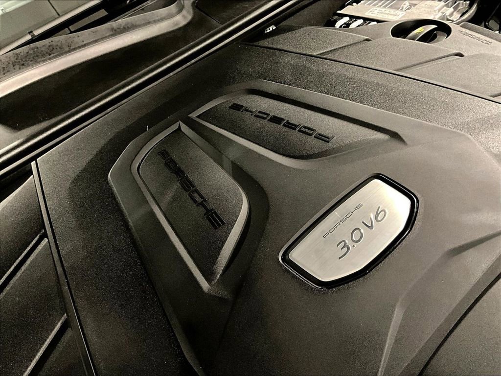 Certified 2023 Porsche Cayenne Platinum Edition AWD/4WD image 34