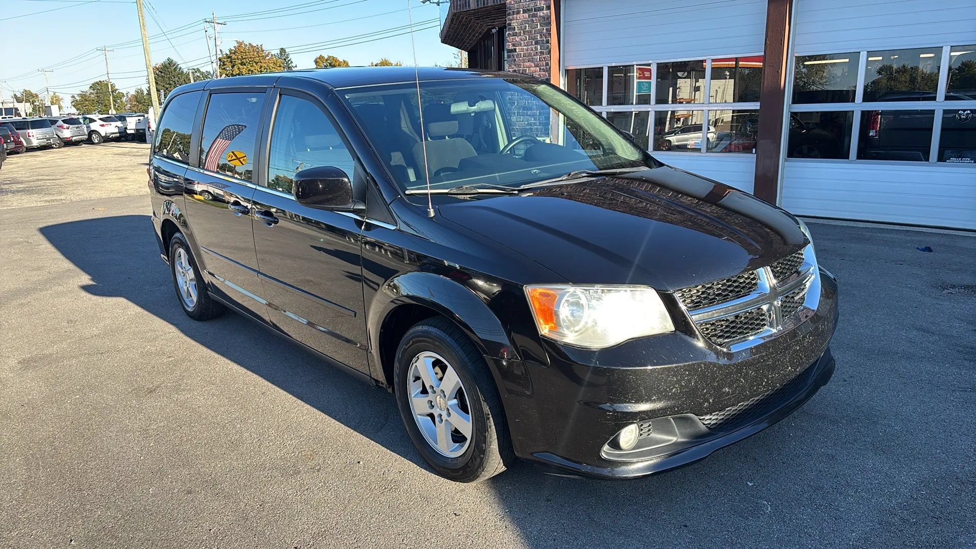 Used 2012 Dodge Grand Caravan Crew FWD image 22