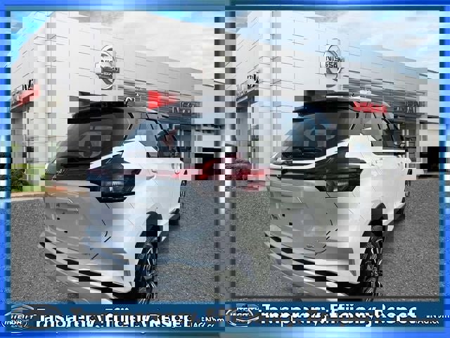 Certified 2024 Nissan Kicks SV image 2