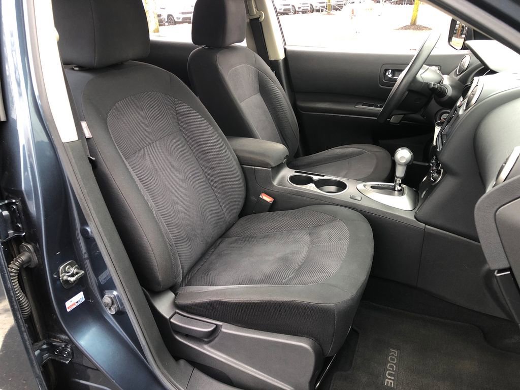 Used 2014 Nissan Rogue S image 24