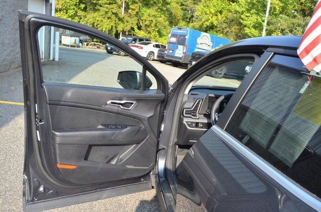 Used 2024 Kia Sportage LX image 15