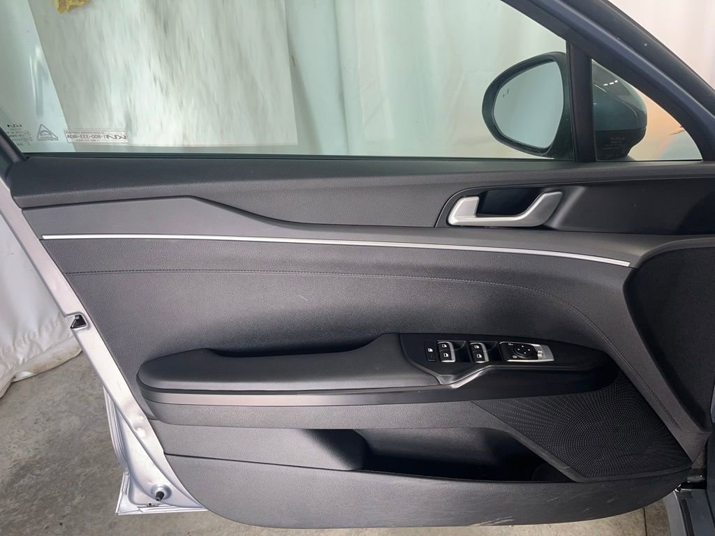 Used 2022 Kia K5 LXS image 9