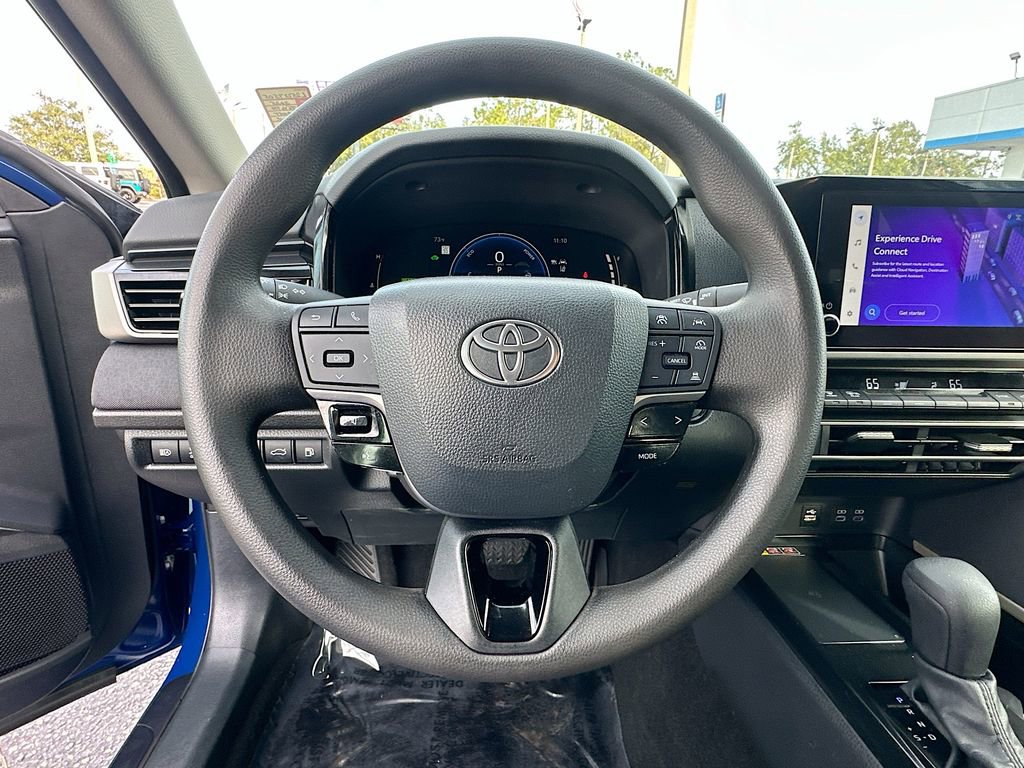 Used 2025 Toyota Camry LE image 12