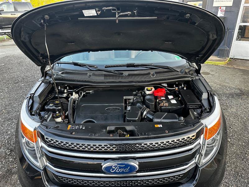 Used 2015 Ford Explorer Limited w/ Equipment Group 301A AWD/4WD image 14