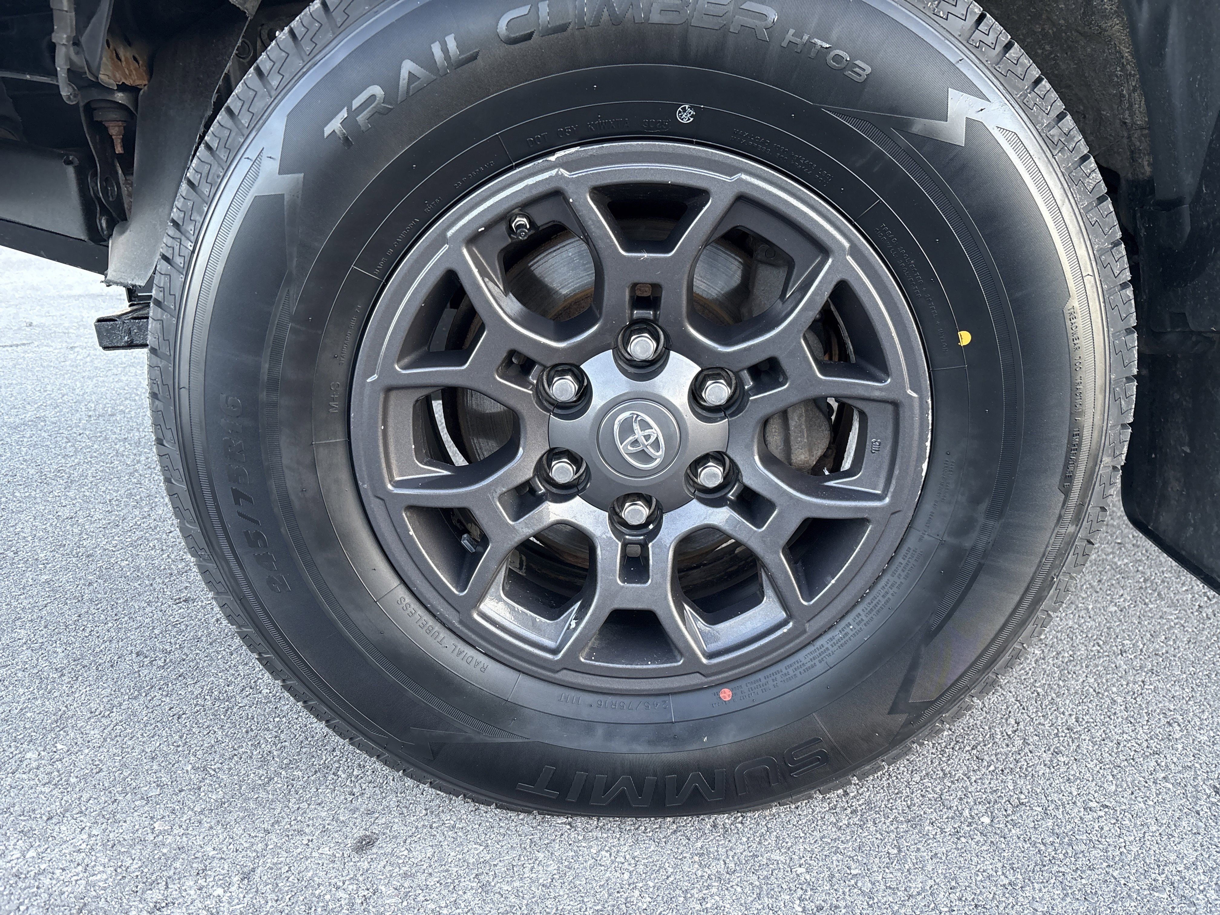 Used 2017 Toyota Tacoma SR5 image 12