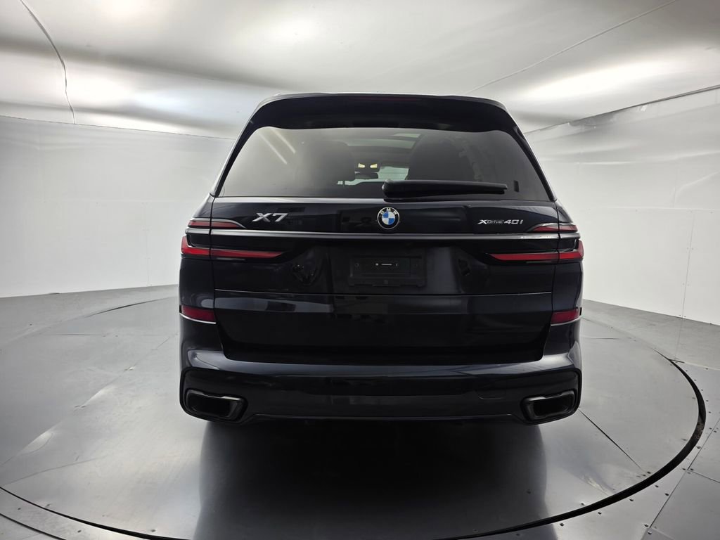 Used 2024 BMW X7 xDrive40i w/ M Sport Package AWD/4WD image 5