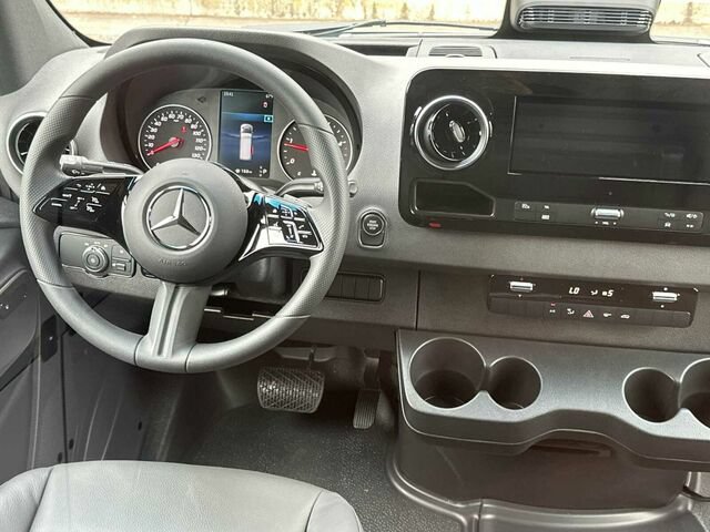 New 2026 Mercedes-Benz Sprinter 2500 image 14