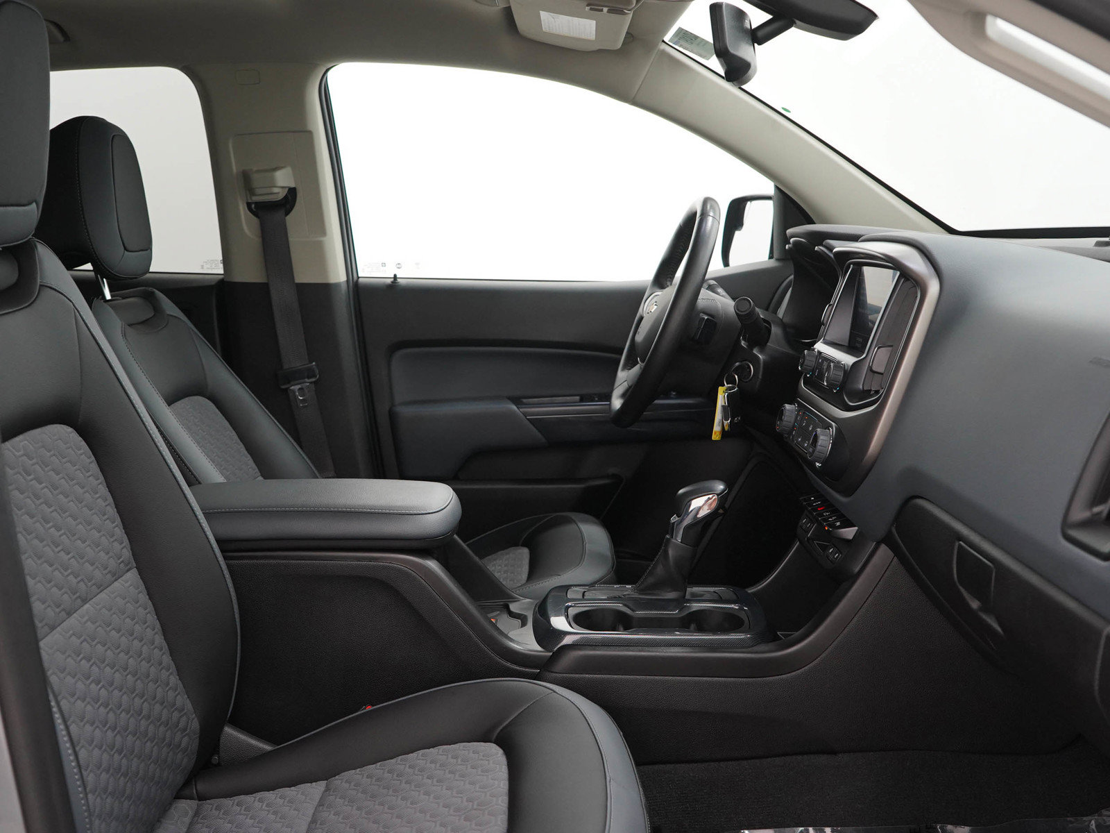 Used 2022 Chevrolet Colorado Z71 AWD/4WD image 11