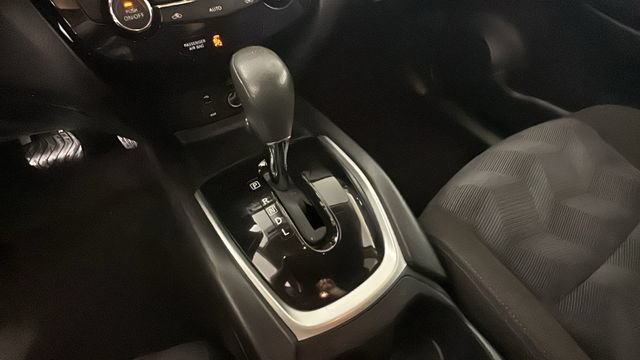 Used 2015 Nissan Rogue SV AWD/4WD image 22