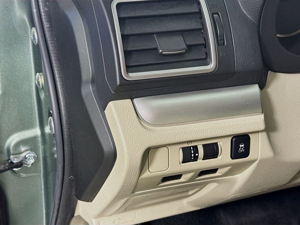 Used 2016 Subaru Impreza 2.0i Premium image 10