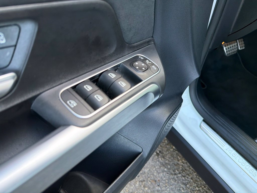 Used 2022 Mercedes-Benz GLB 250 4MATIC image 48