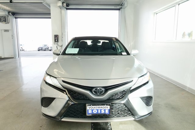 Used 2020 Toyota Camry XSE image 2