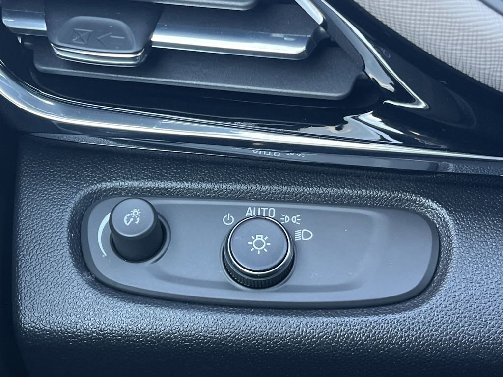 Used 2025 Buick Envista Avenir image 12