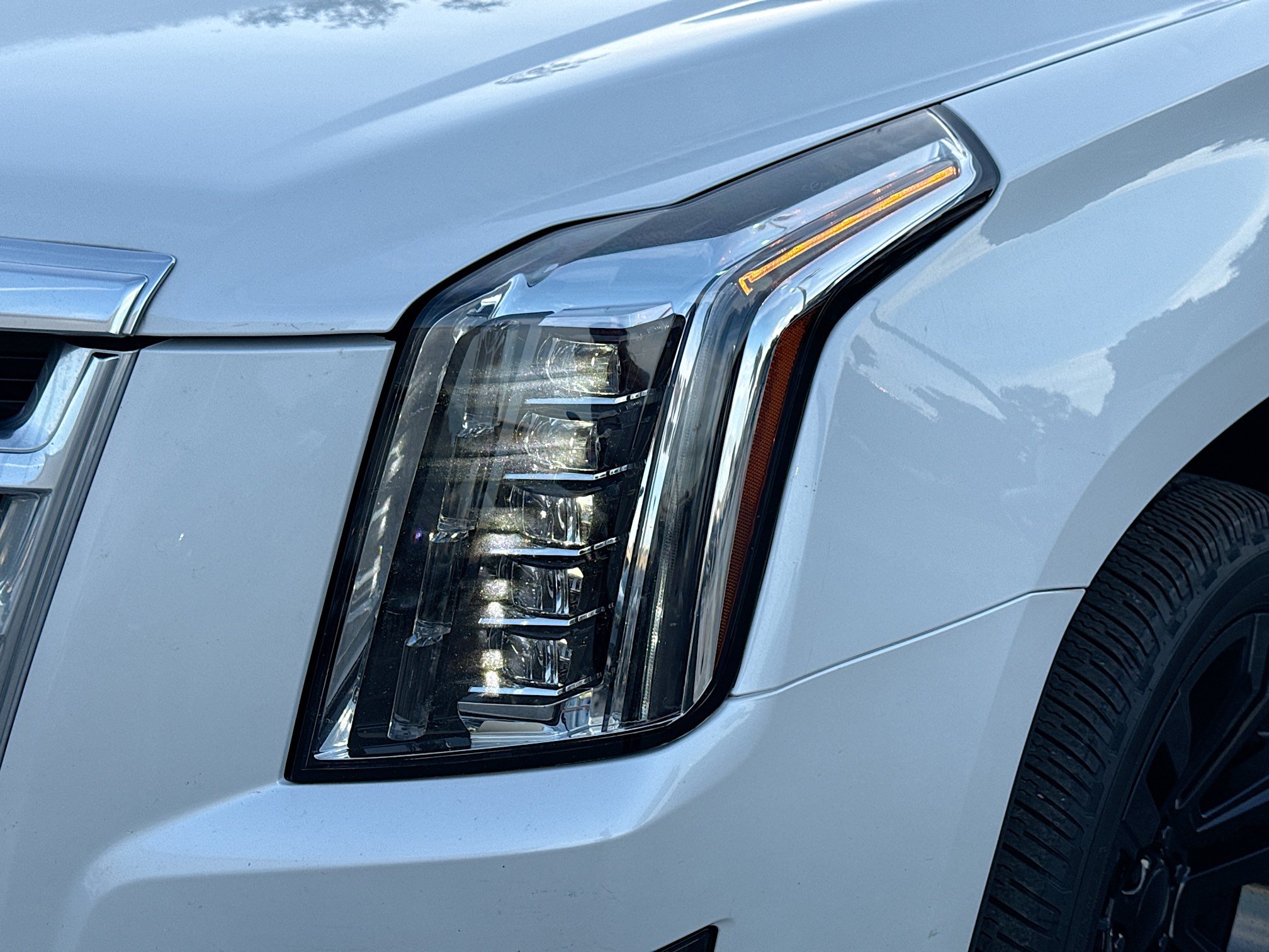 Used 2016 Cadillac Escalade Luxury RWD image 9
