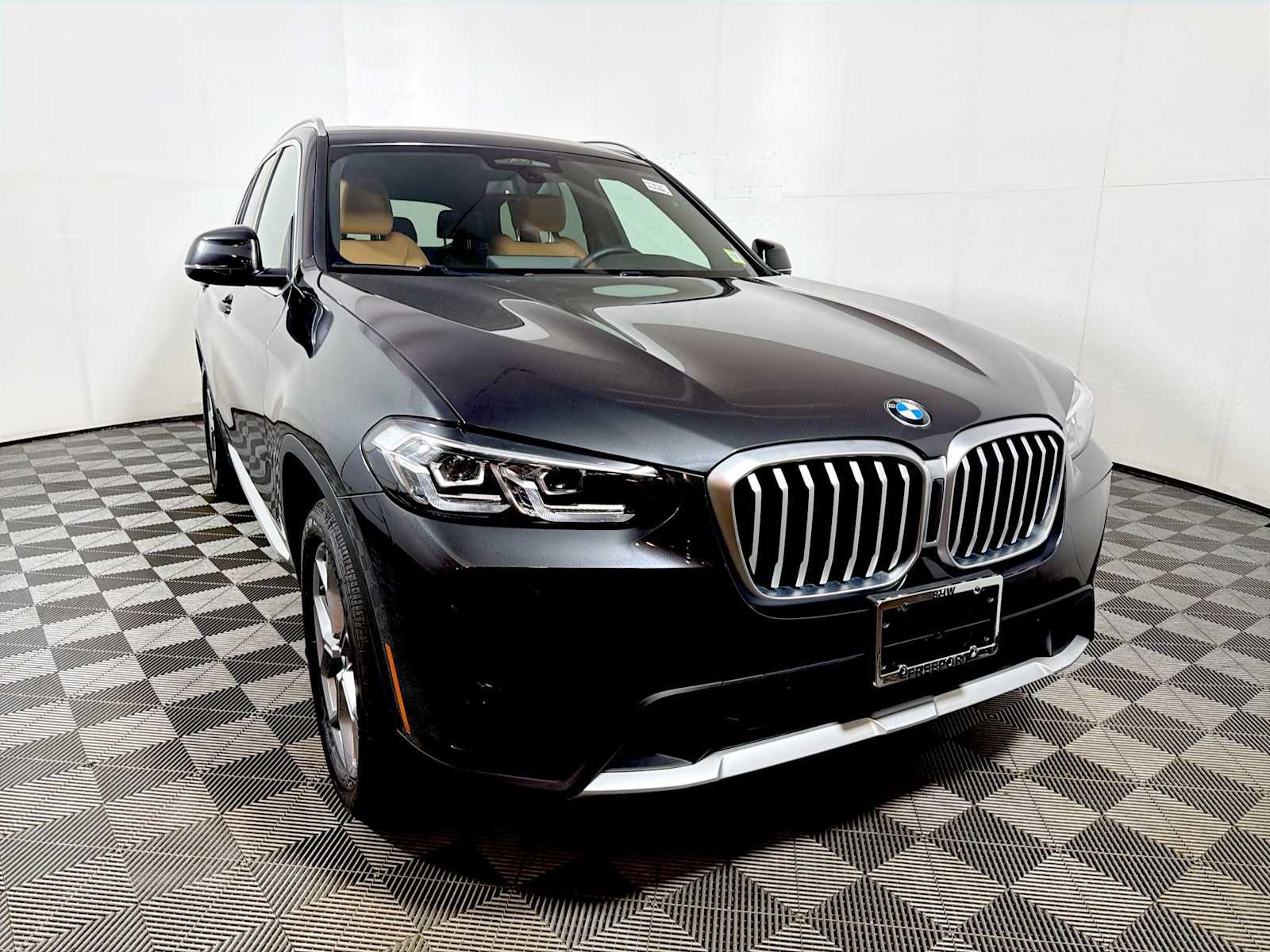 Used 2024 BMW X3 xDrive30i w/ Premium Package AWD/4WD image 2