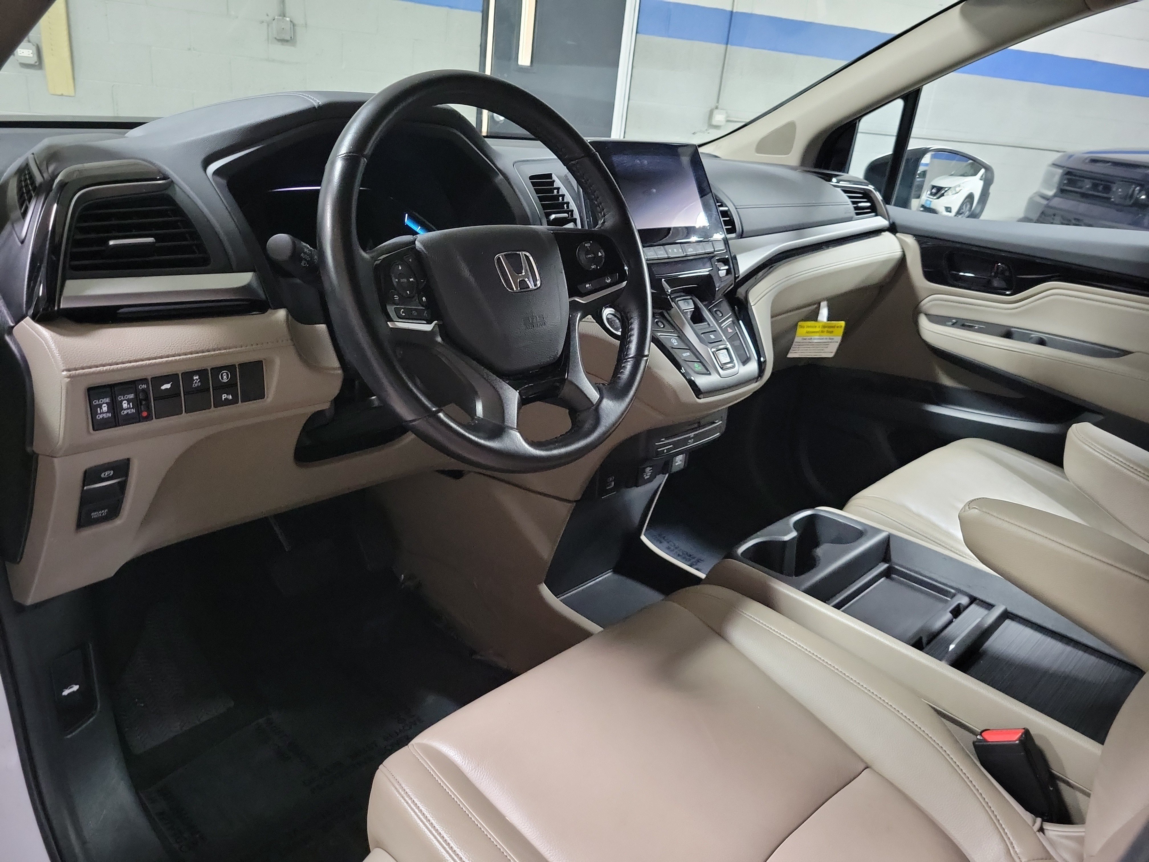 Certified 2024 Honda Odyssey Touring image 11