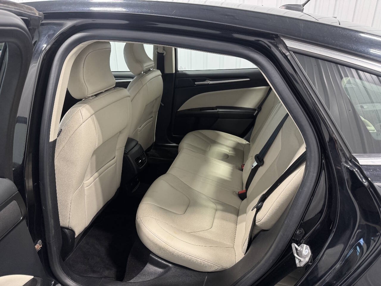 Used 2017 Ford Fusion Energi Titanium FWD image 10