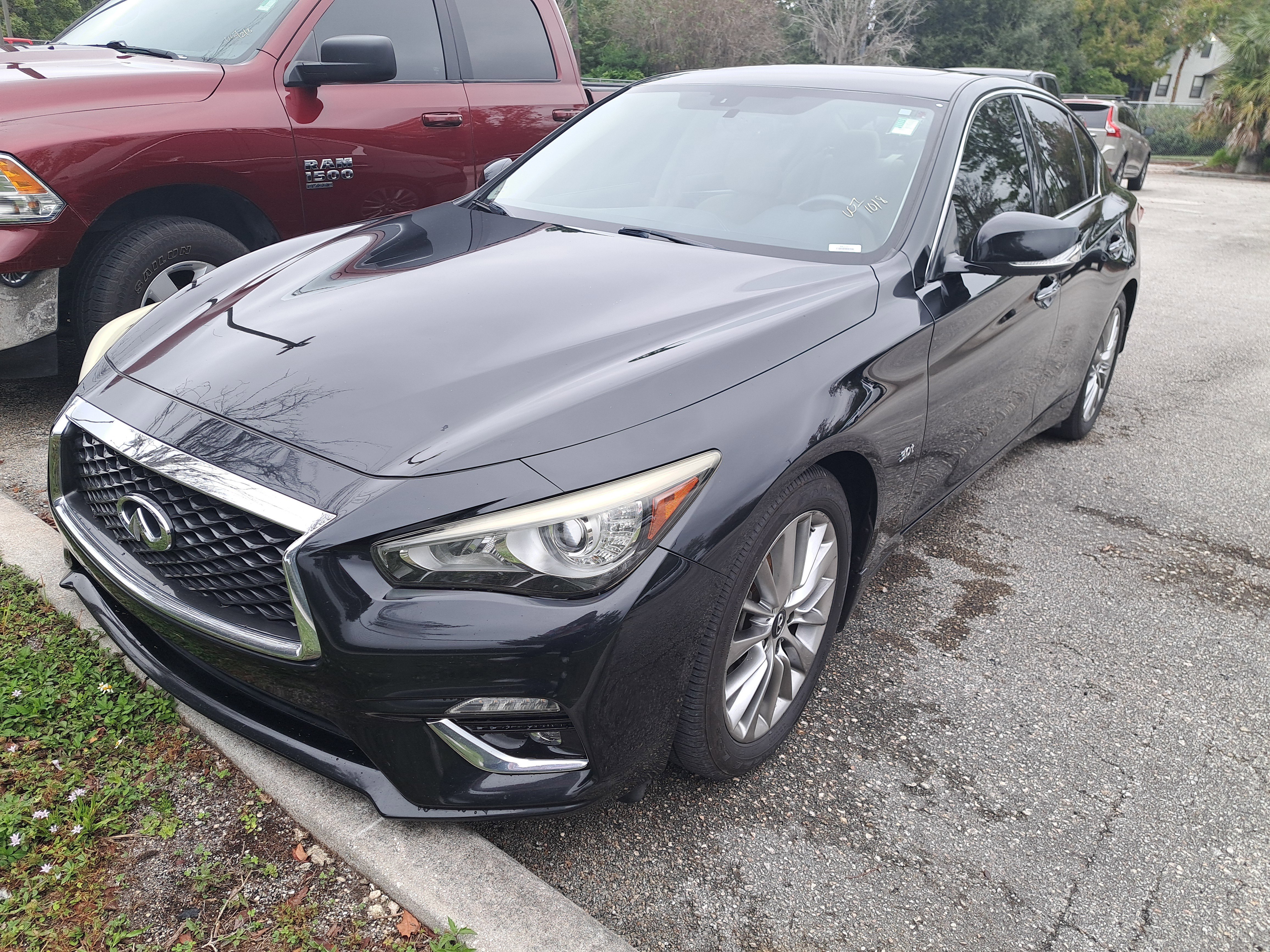 Used 2018 INFINITI Q50 Luxe w/ Essential Package (3.0T Luxe) image 3