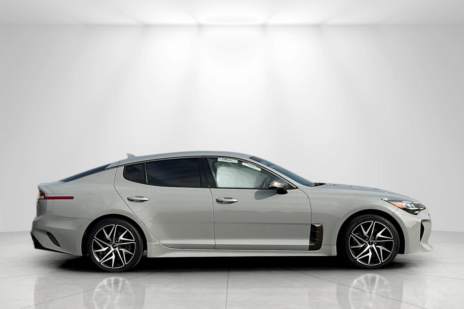 Used 2022 Kia Stinger GT-Line image 2