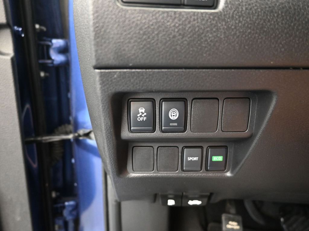 Used 2022 Nissan Rogue Sport S image 19