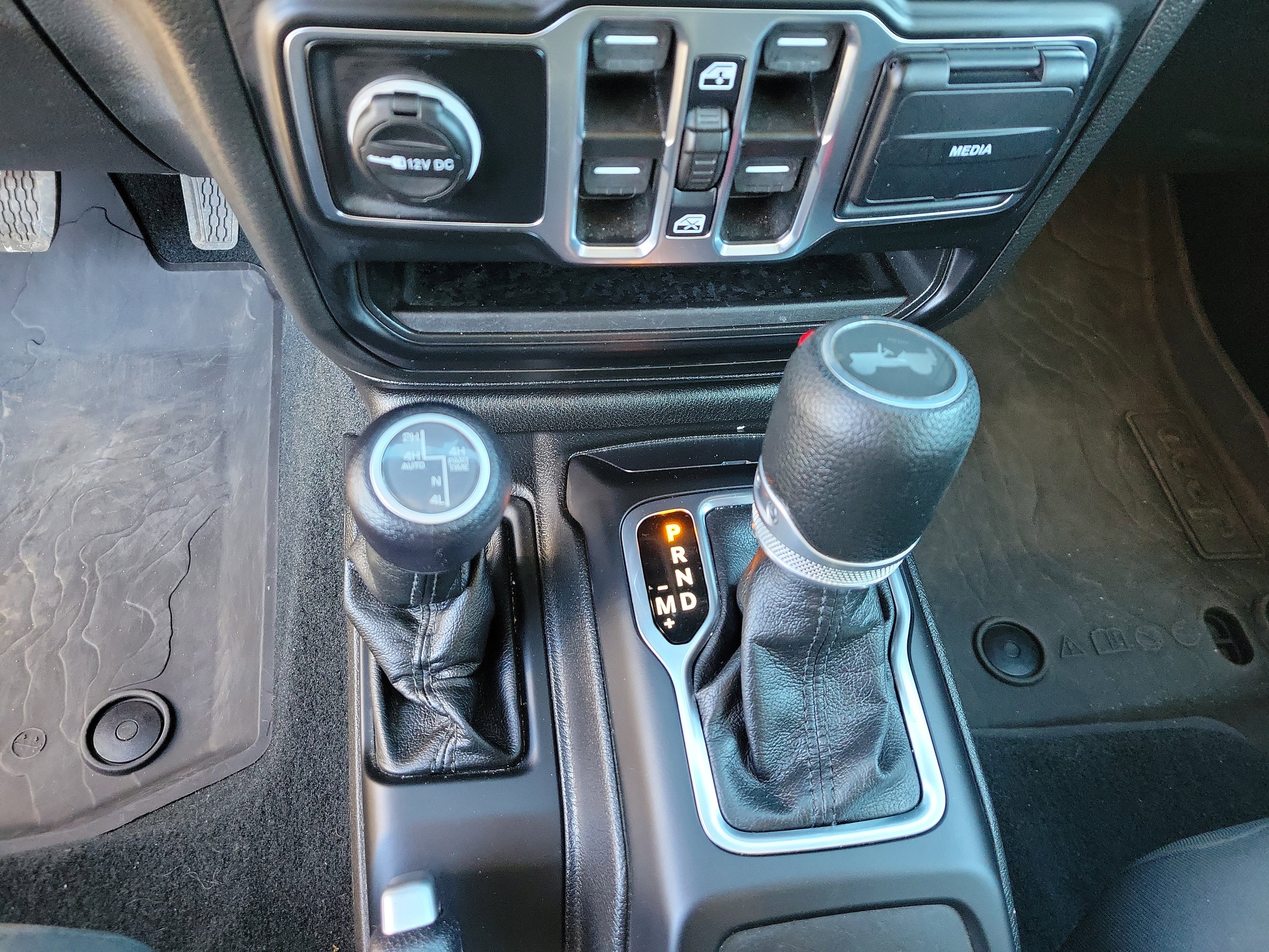 Used 2023 Jeep Wrangler Unlimited w/ Cold Weather Group image 24