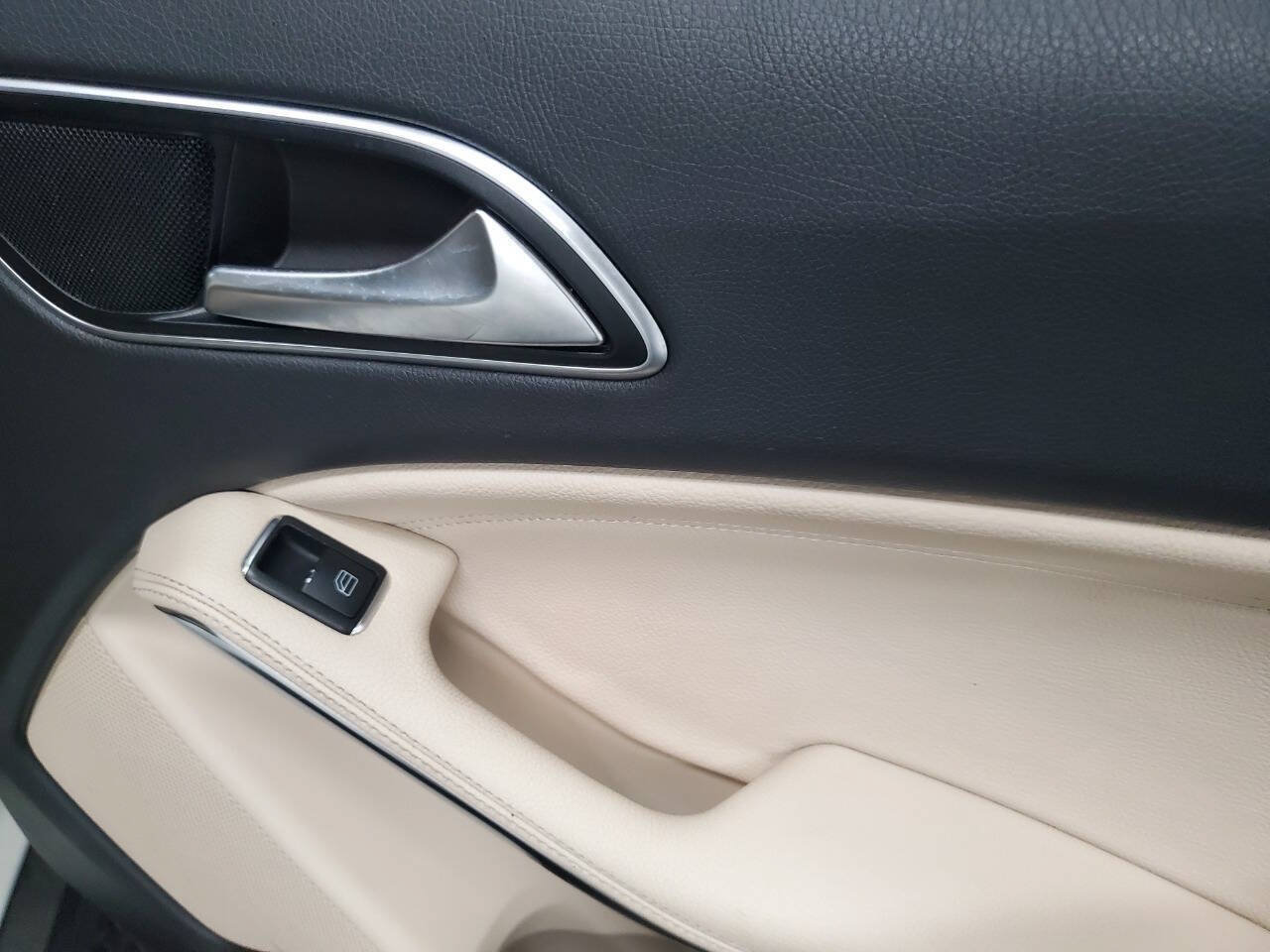 Used 2017 Mercedes-Benz GLA 250 image 16