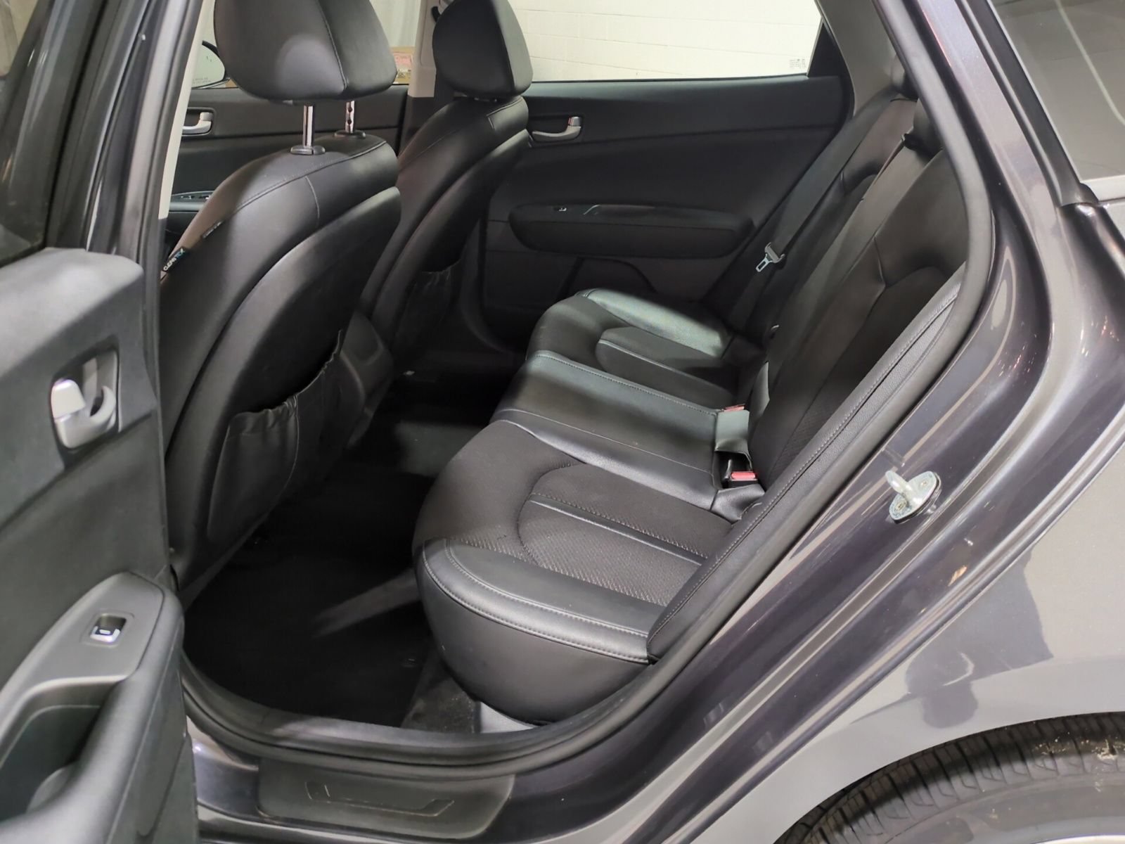 Used 2018 Kia Optima S FWD image 12