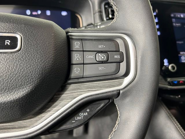 Used 2023 Jeep Wagoneer L Series III w/ Convenience Group I image 27