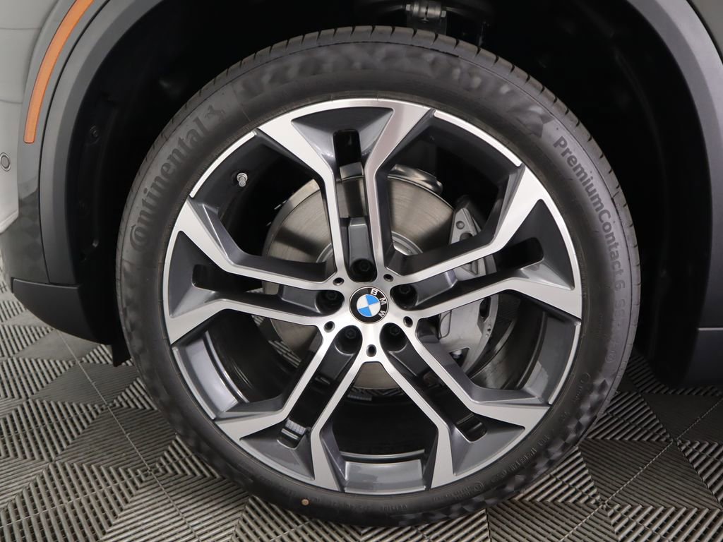 Used 2026 BMW X5 sDrive40i w/ Climate Comfort Package image 32