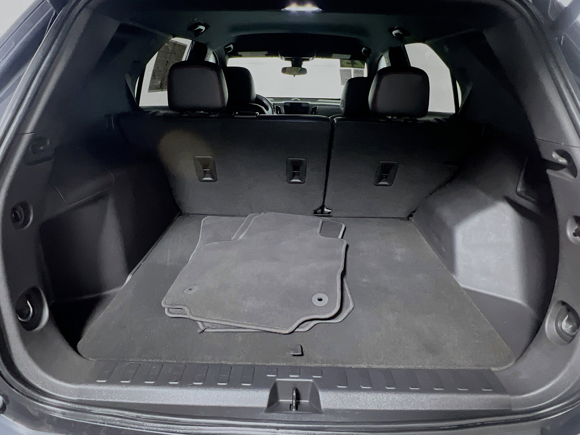 Used 2023 Chevrolet Equinox RS w/ RS Leather Package FWD image 34
