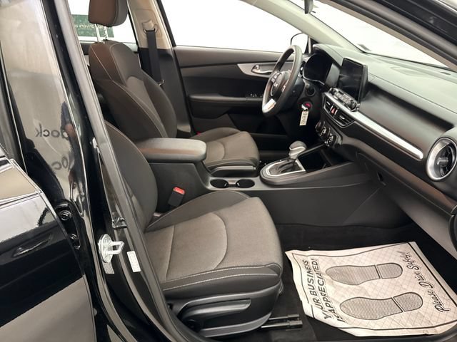 Used 2023 Kia Forte LXS FWD image 23