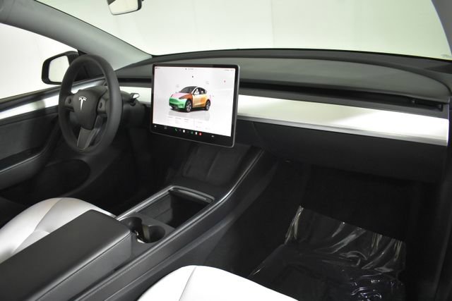 Used 2023 Tesla Model Y Long Range image 35