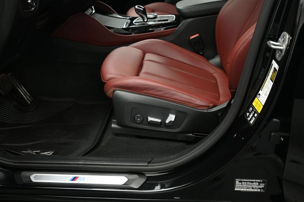 Used 2024 BMW X4 xDrive30i w/ M Sport Package AWD/4WD image 9