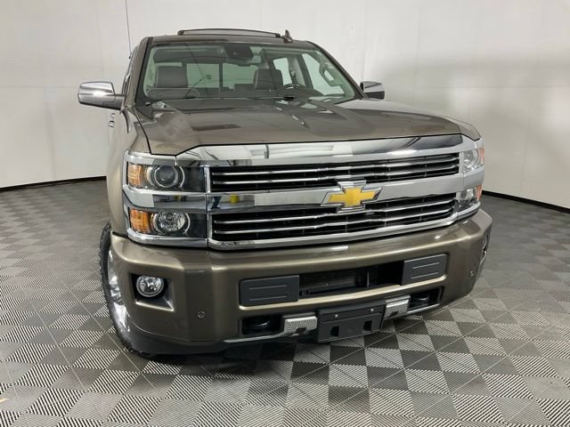 Used 2015 Chevrolet Silverado 2500 High Country w/ Duramax Plus Package AWD/4WD image 9
