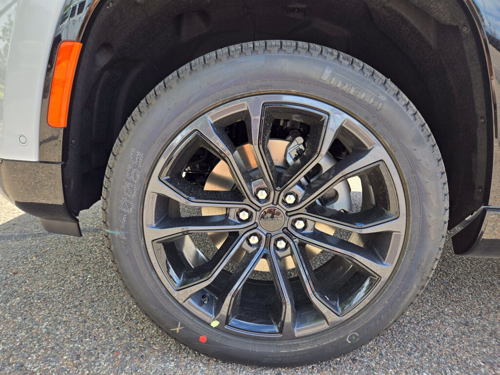 New 2026 Jeep Grand Wagoneer Summit AWD/4WD image 18