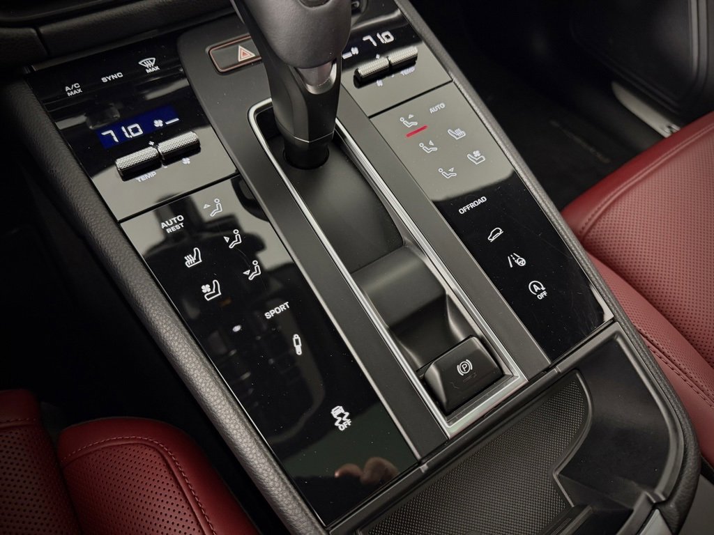 Used 2022 Porsche Macan S image 26