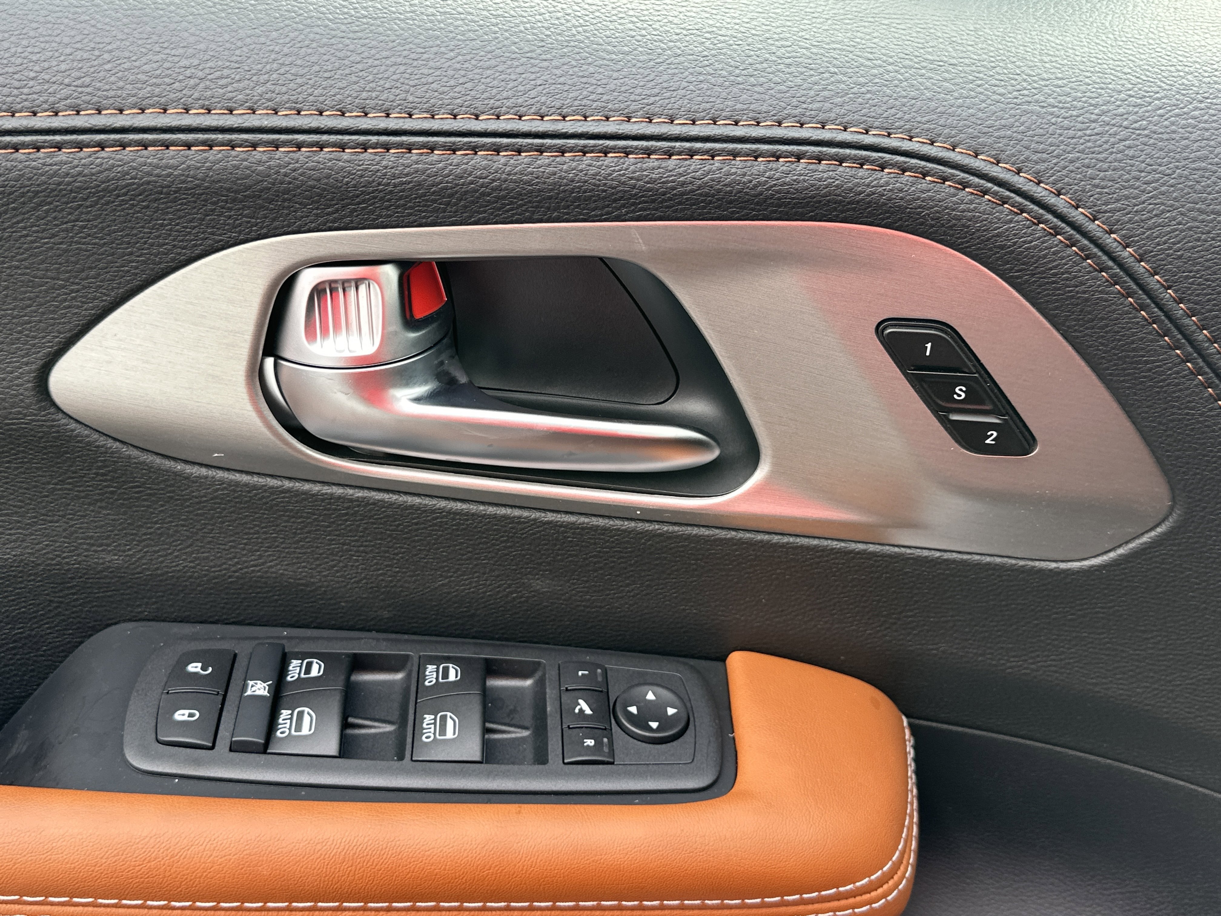 New 2026 Chrysler Pacifica Pinnacle image 12