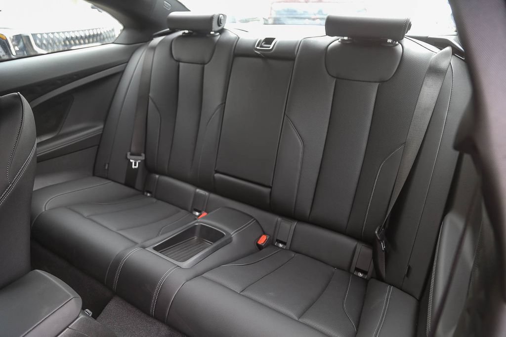 Used 2025 BMW 230i Coupe w/ Premium Package RWD image 22