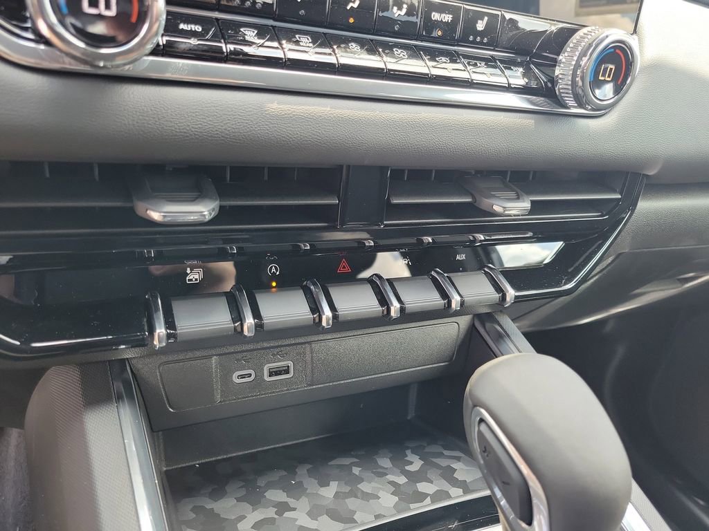 New 2025 GMC Canyon Elevation w/ Convenience Package image 25