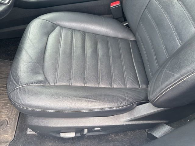 Used 2017 Ford Fusion SE w/ Fusion SE Technology Package FWD image 12