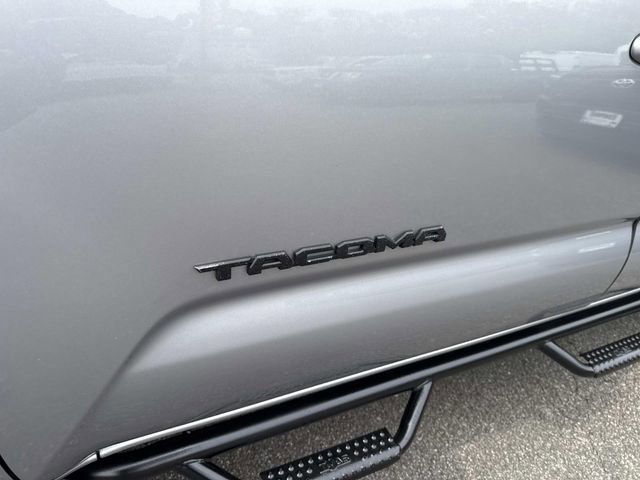 Used 2016 Toyota Tacoma TRD Sport AWD/4WD image 13
