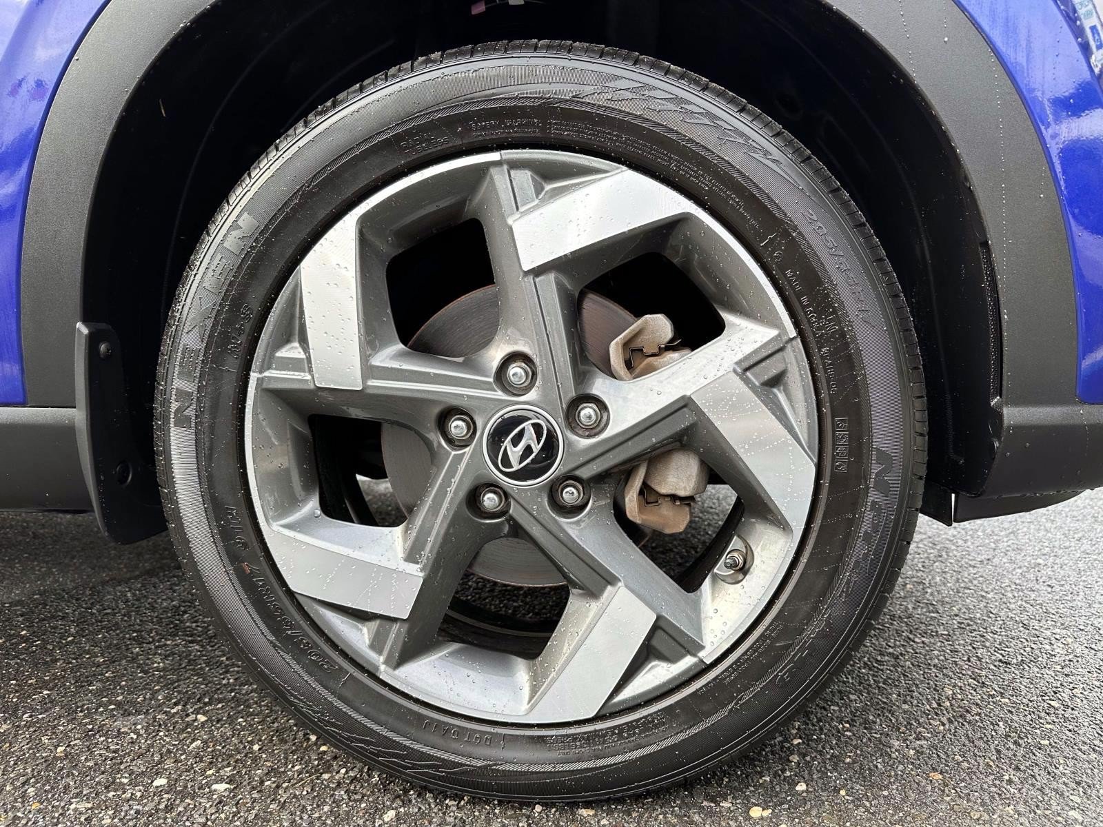 Used 2022 Hyundai Venue Limited FWD image 6