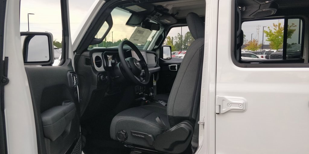 New 2025 Jeep Gladiator Sport image 32